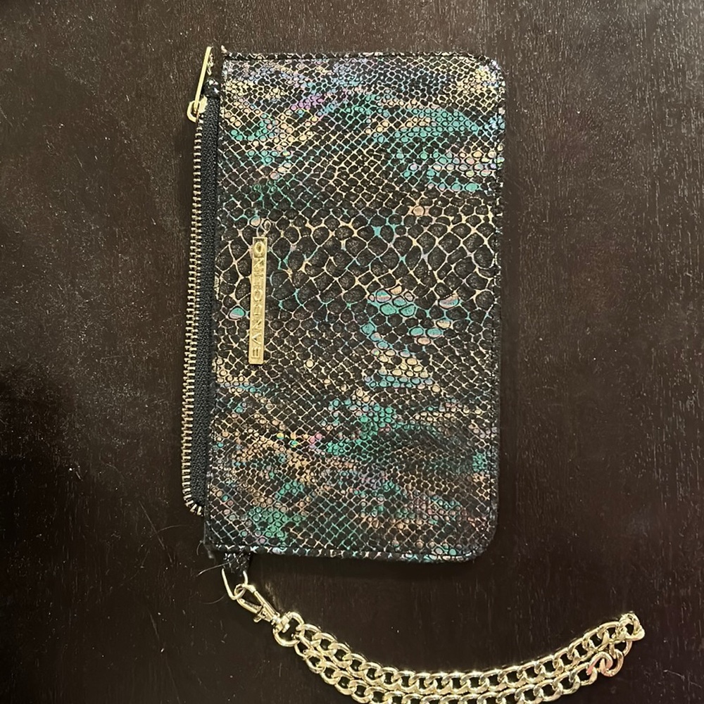 Bandolino iridescent snake print wristlet